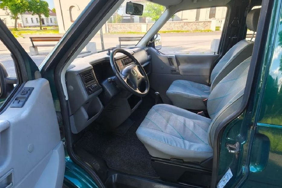 Продам Volkswagen T4 (Transporter) пасс. 2000 года в Днепре