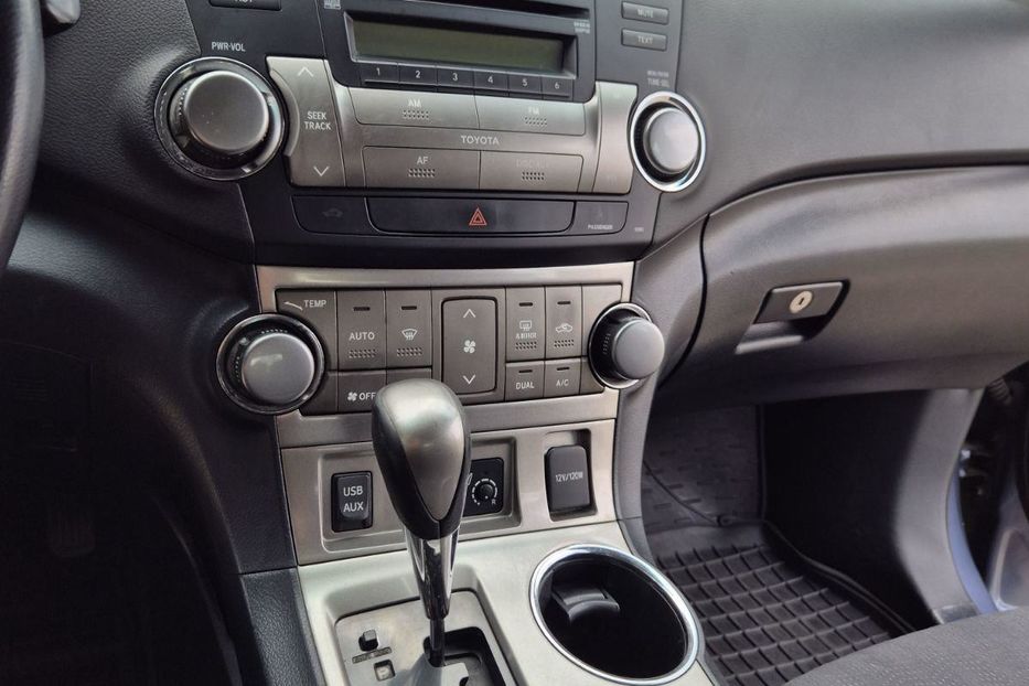 Продам Toyota Highlander 3.5 A/T Comfort, 5 місць 2011 года в Днепре