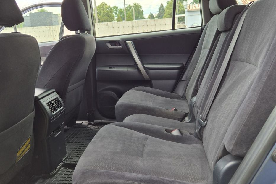 Продам Toyota Highlander 3.5 A/T Comfort, 5 місць 2011 года в Днепре
