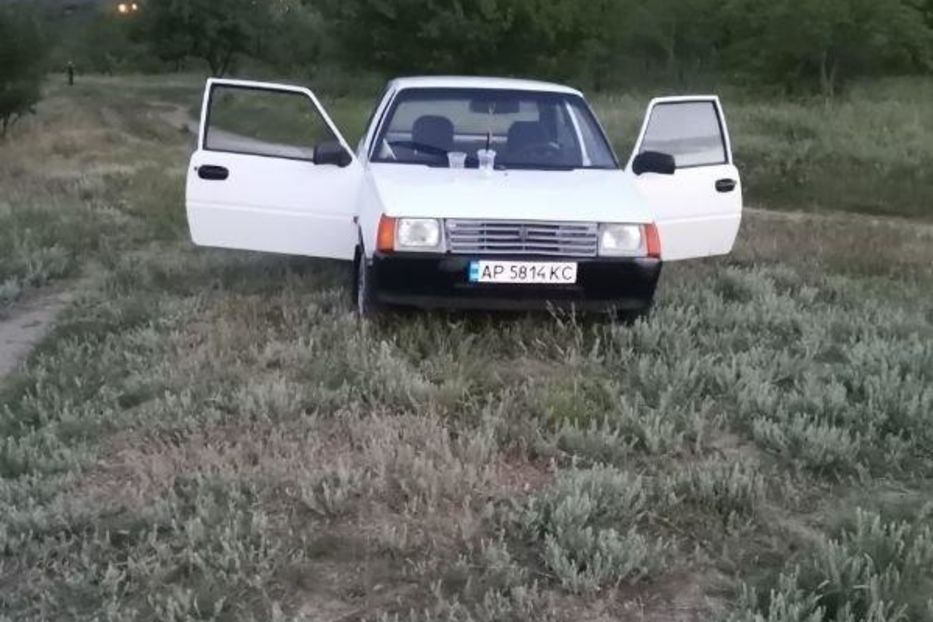 Продам ЗАЗ 1102 Таврия 1993 года в Запорожье