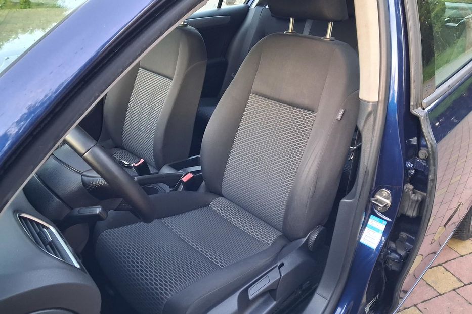 Продам Volkswagen Golf  VI 1.6 mpi trenline 2009 года в Львове