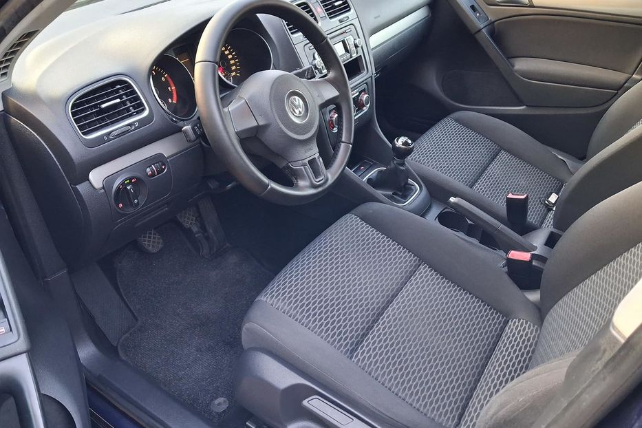 Продам Volkswagen Golf  VI 1.6 mpi trenline 2009 года в Львове