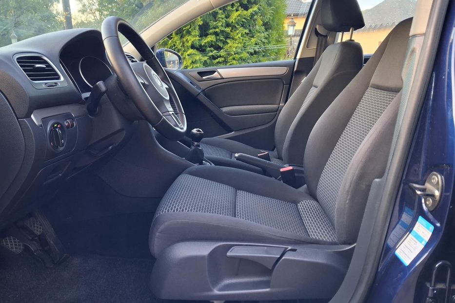 Продам Volkswagen Golf  VI 1.6 mpi trenline 2009 года в Львове