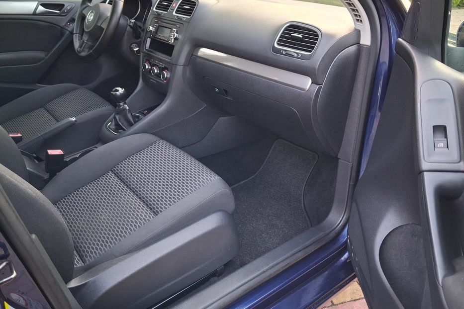 Продам Volkswagen Golf  VI 1.6 mpi trenline 2009 года в Львове