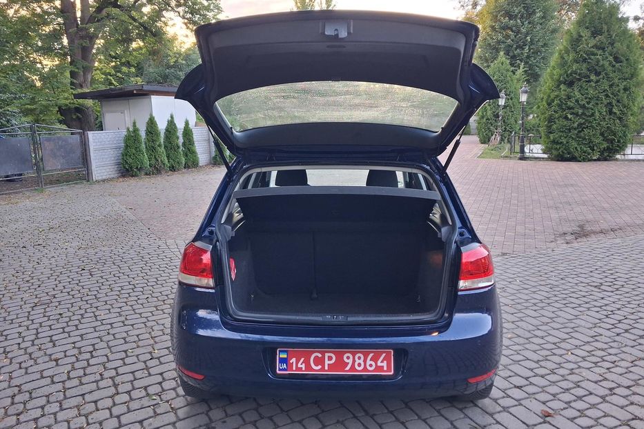 Продам Volkswagen Golf  VI 1.6 mpi trenline 2009 года в Львове