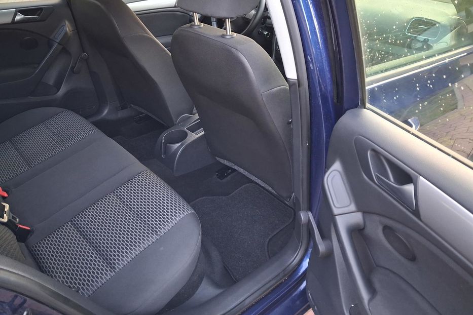 Продам Volkswagen Golf  VI 1.6 mpi trenline 2009 года в Львове