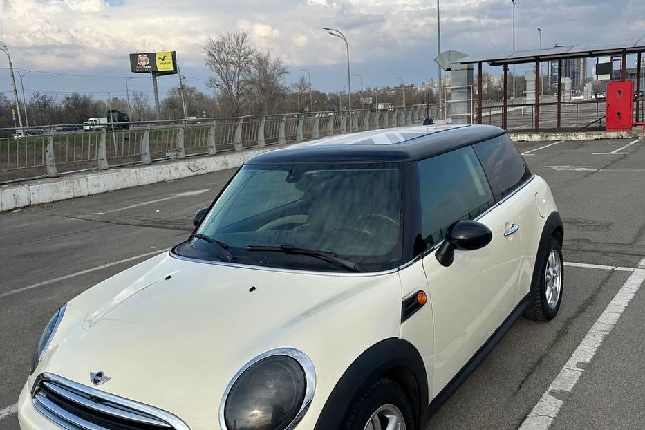 Продам MINI Cooper 2013 года в Киеве
