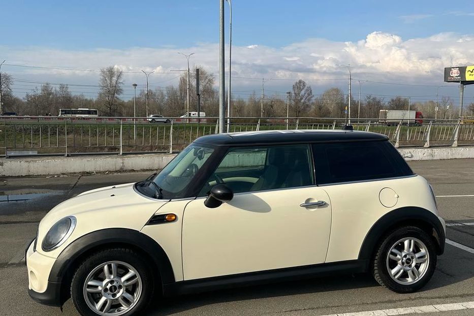 Продам MINI Cooper 2013 года в Киеве