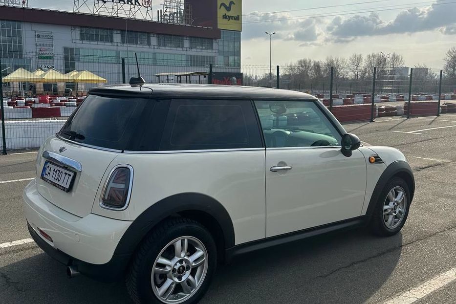 Продам MINI Cooper 2013 года в Киеве