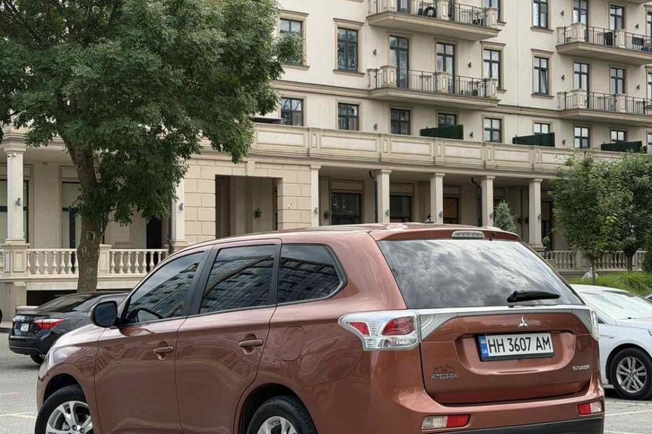 Продам Mitsubishi Outlander газ/бензин  7 місць 2013 года в Одессе