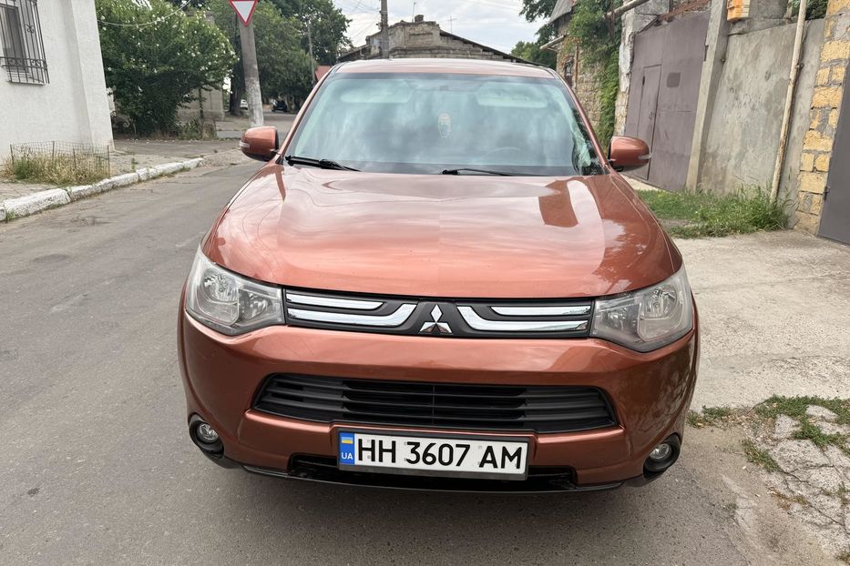 Продам Mitsubishi Outlander газ/бензин  7 місць 2013 года в Одессе