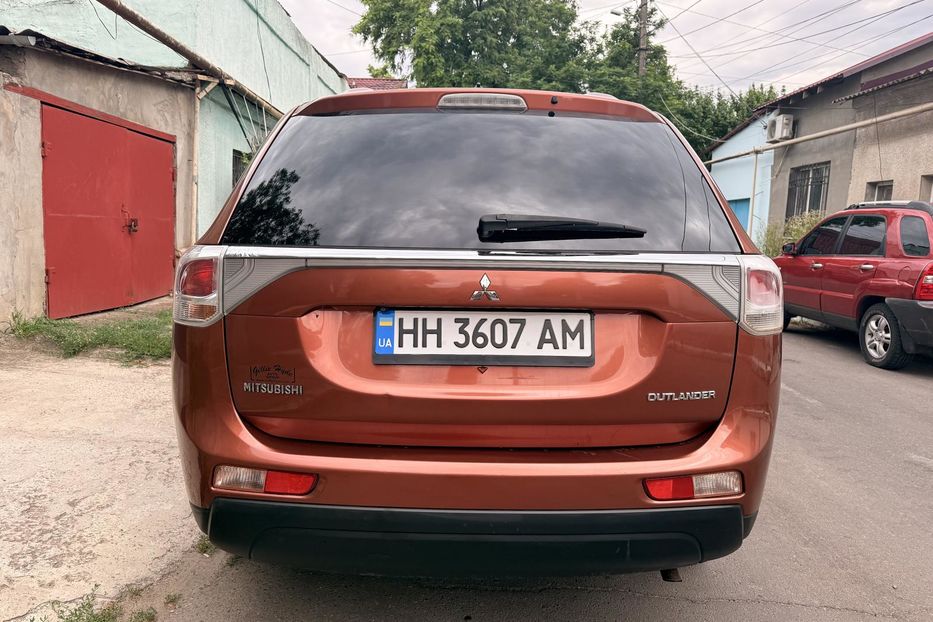 Продам Mitsubishi Outlander газ/бензин  7 місць 2013 года в Одессе