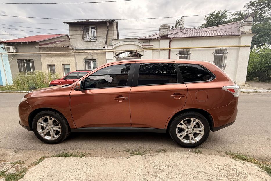 Продам Mitsubishi Outlander газ/бензин  7 місць 2013 года в Одессе