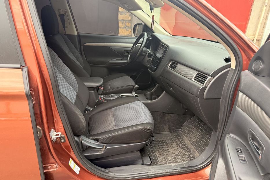 Продам Mitsubishi Outlander газ/бензин  7 місць 2013 года в Одессе