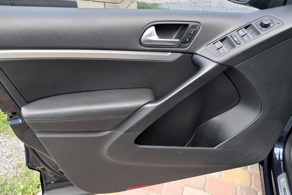 Продам Volkswagen Tiguan 2,0 ТСІ  R - line 2016 года в Черкассах