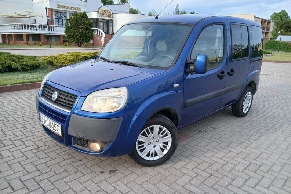 Продам Fiat Doblo пасс. 2006 года в Киеве