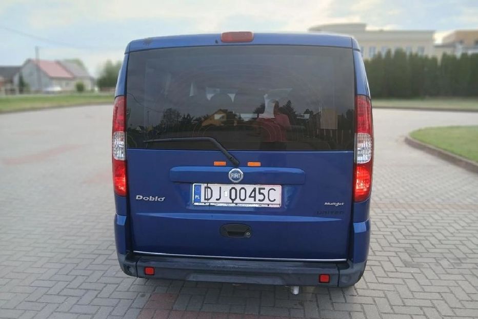 Продам Fiat Doblo пасс. 2006 года в Киеве