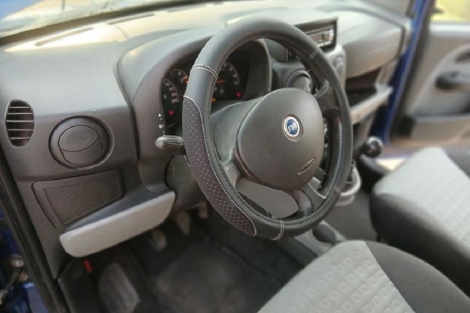 Продам Fiat Doblo пасс. 2006 года в Киеве