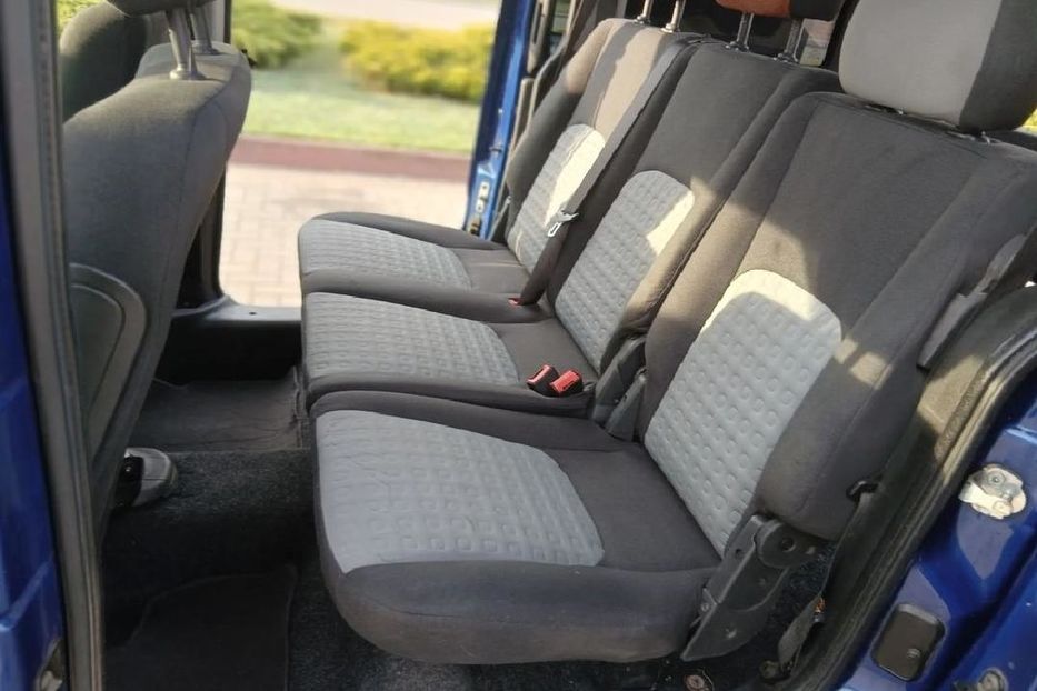 Продам Fiat Doblo пасс. 2006 года в Киеве
