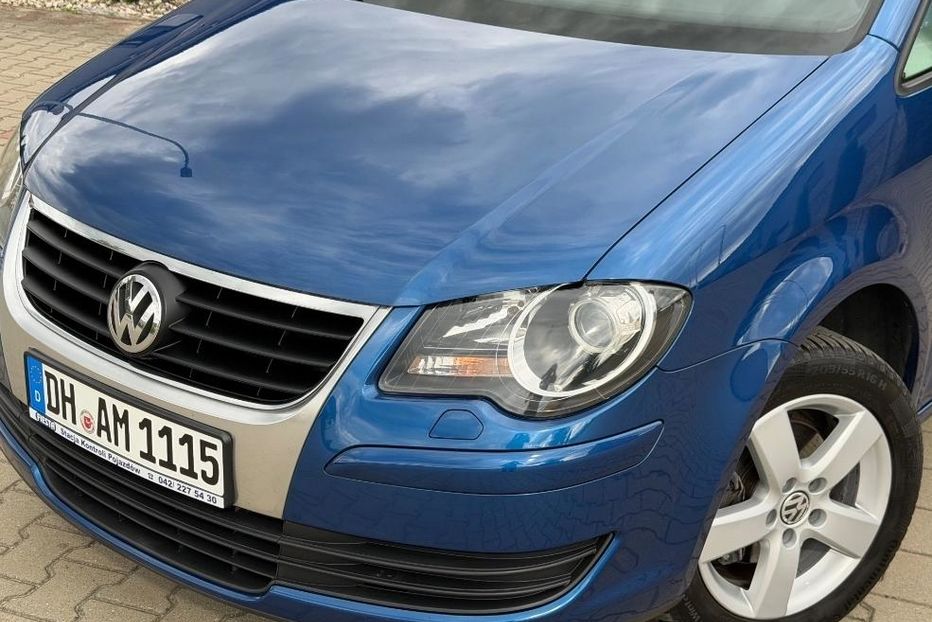 Продам Volkswagen Touran 2011 года в Киеве