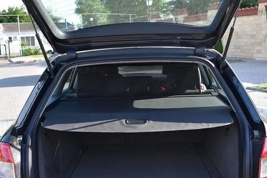 Продам Audi A4 2.5 TDI AT (163 к.с.) 2002 года в г. Измаил, Одесская область