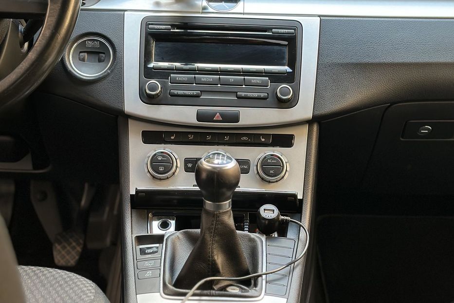 Продам Volkswagen Passat B7 2012 года в Черновцах