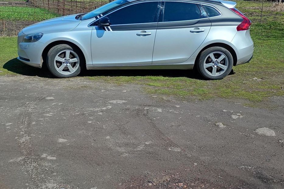 Продам Volvo V40 180к.с 2012 года в г. Конотоп, Сумская область