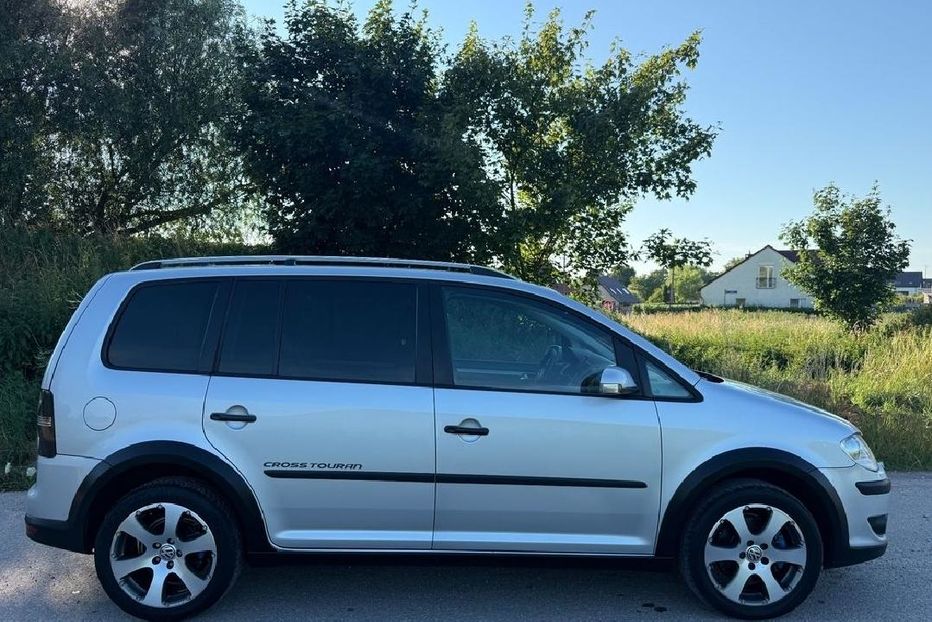 Продам Volkswagen Touran 2006 года в Киеве