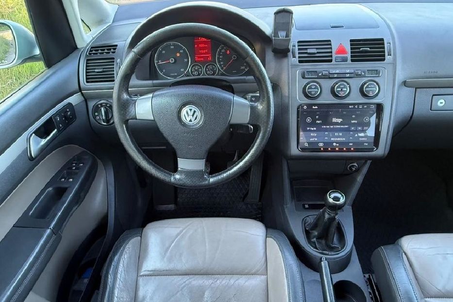 Продам Volkswagen Touran 2006 года в Киеве