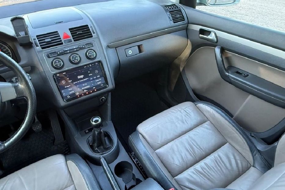 Продам Volkswagen Touran 2006 года в Киеве