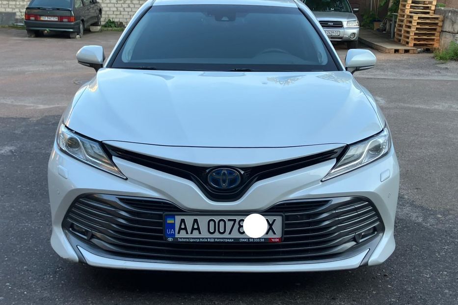 Продам Toyota Camry Premium  2020 года в Киеве