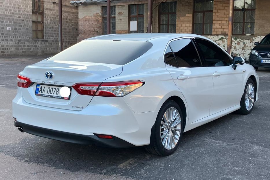 Продам Toyota Camry Premium  2020 года в Киеве
