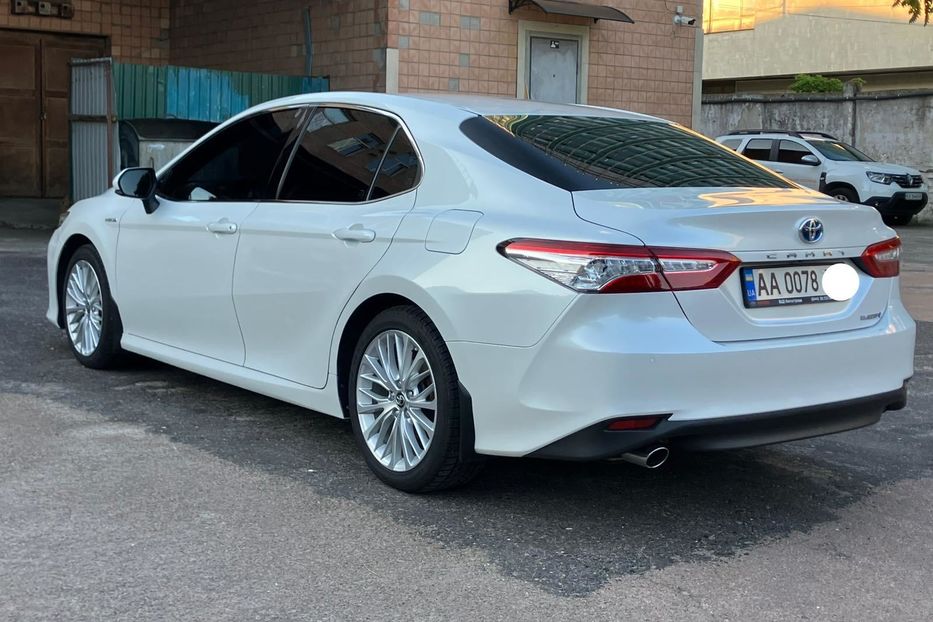 Продам Toyota Camry Premium  2020 года в Киеве