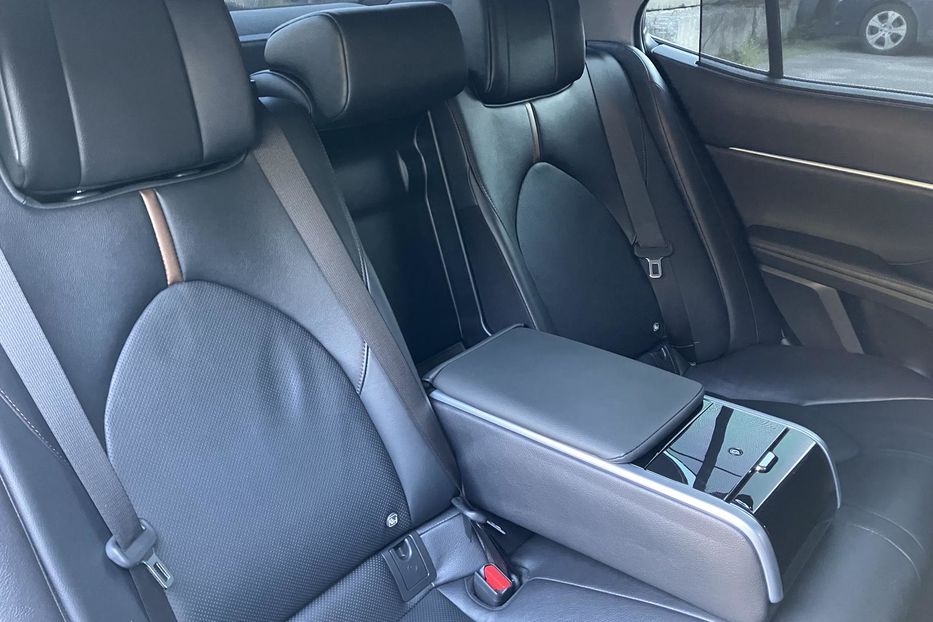 Продам Toyota Camry Premium  2020 года в Киеве