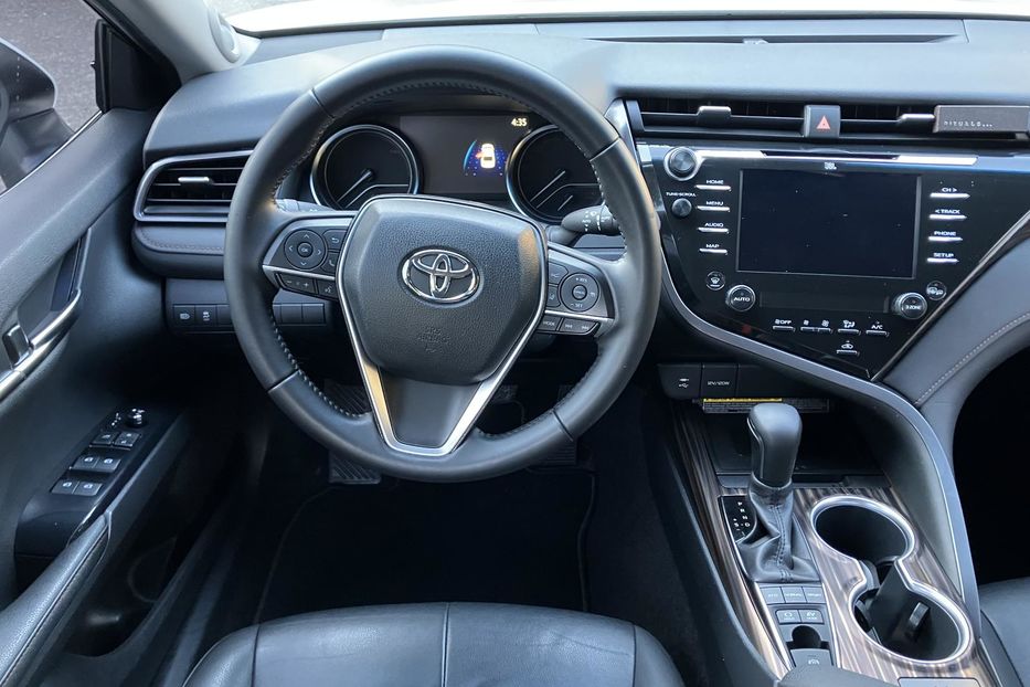 Продам Toyota Camry Premium  2020 года в Киеве