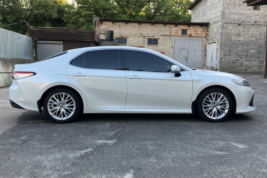 Продам Toyota Camry Premium  2020 года в Киеве