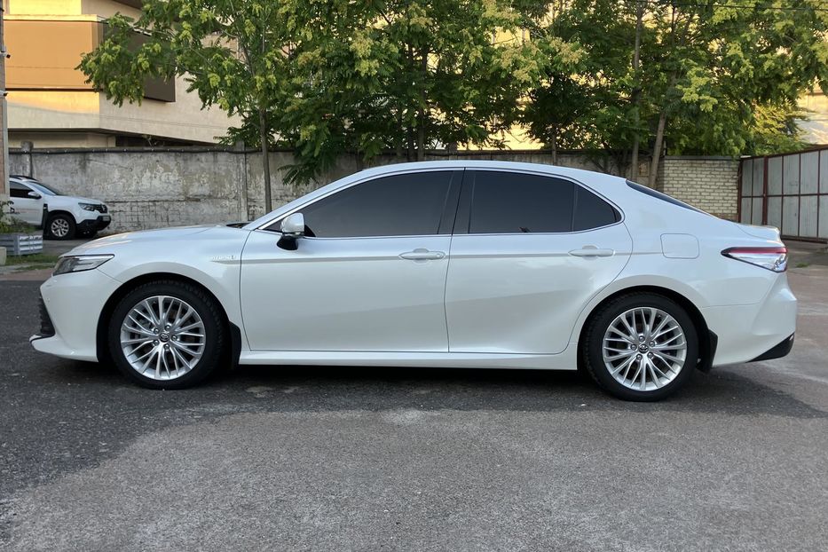 Продам Toyota Camry Premium  2020 года в Киеве