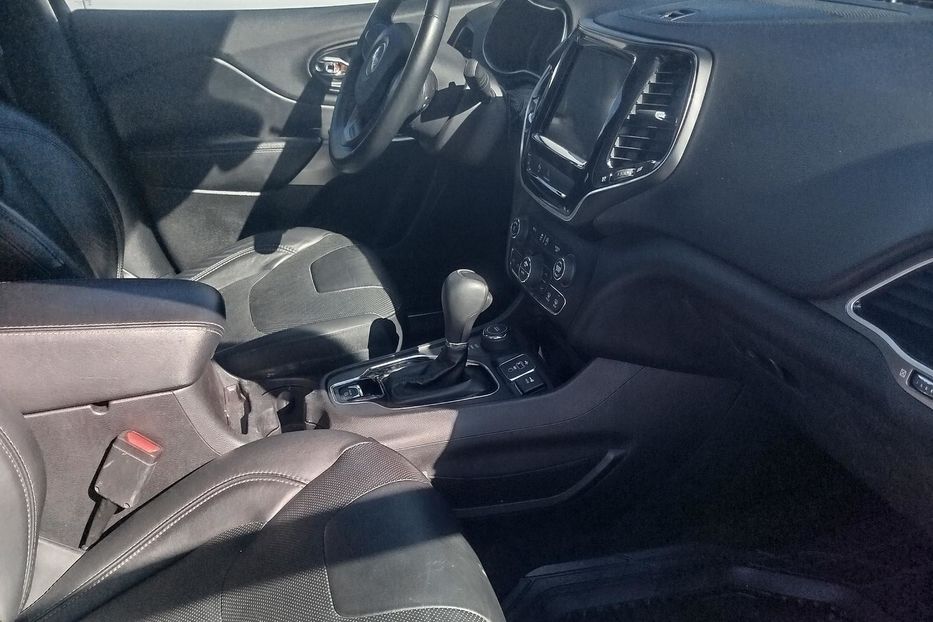 Продам Jeep Cherokee limited 2018 года в Киеве