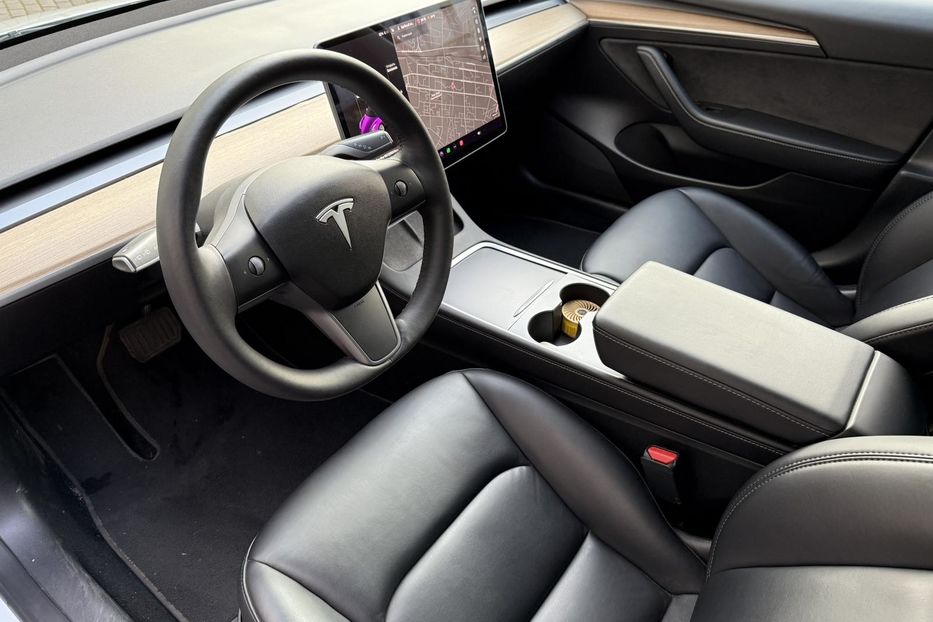 Продам Tesla Model 3 2021 года в Киеве