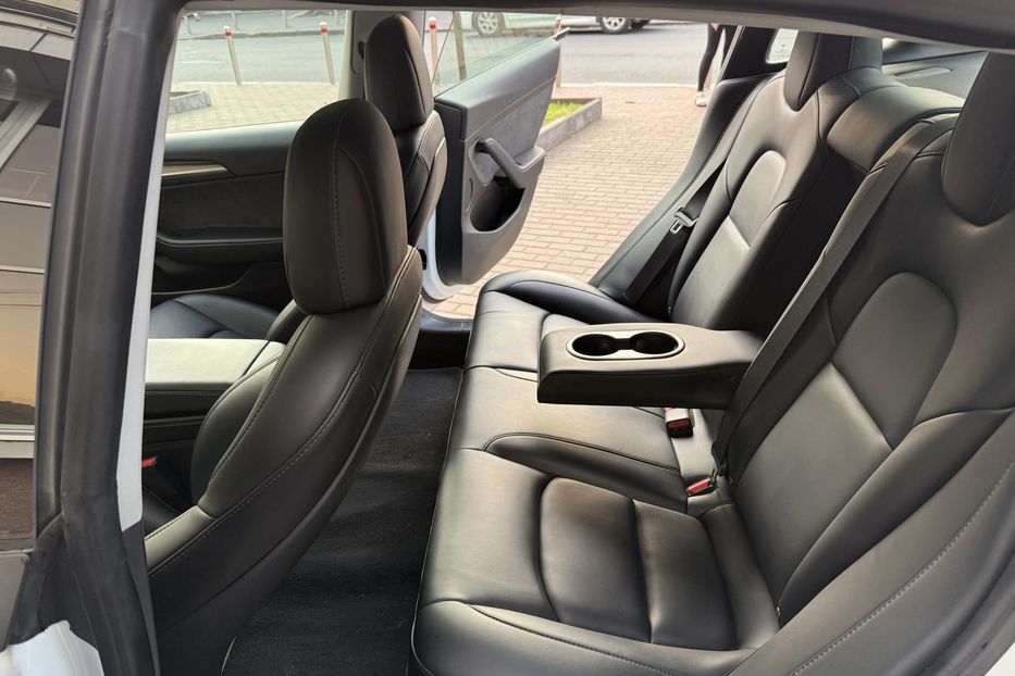 Продам Tesla Model 3 2021 года в Киеве