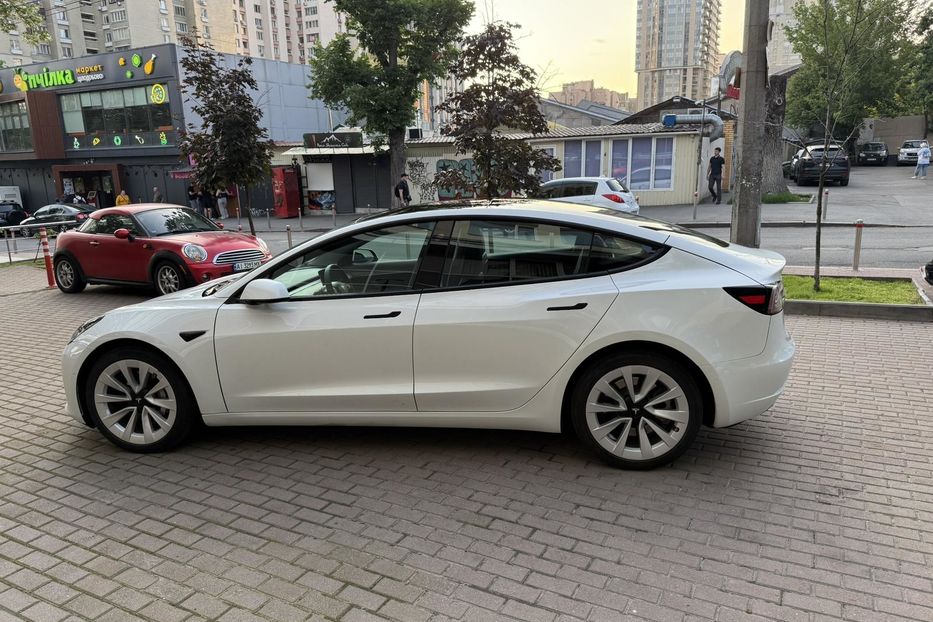 Продам Tesla Model 3 2021 года в Киеве