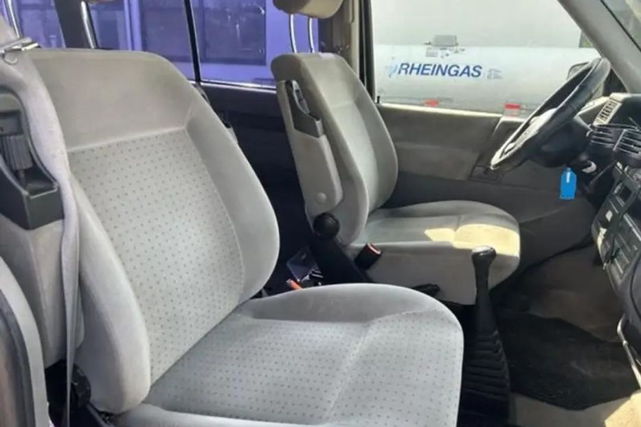 Продам Volkswagen T4 (Transporter) пасс. 2002 года в Днепре