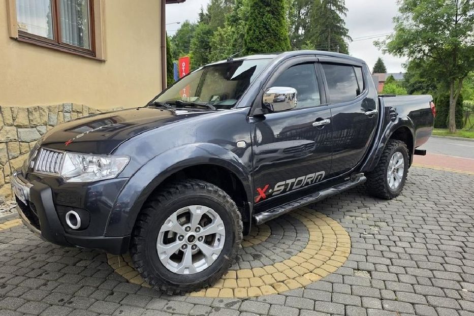 Продам Mitsubishi L 200 2011 года в Днепре