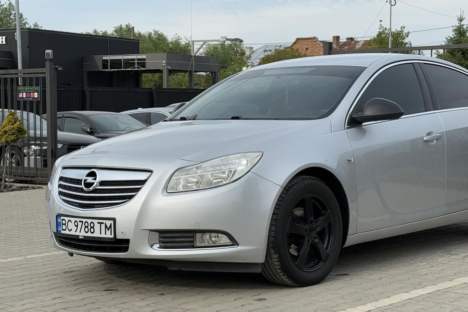 Продам Opel Insignia 2012 года в Львове