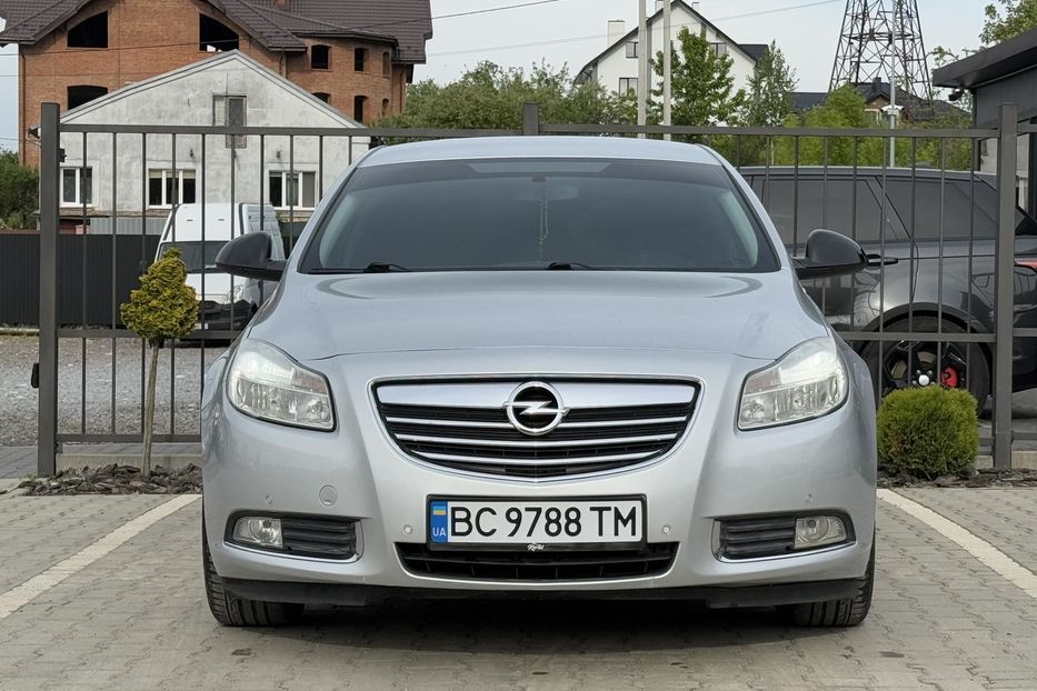 Продам Opel Insignia 2012 года в Львове