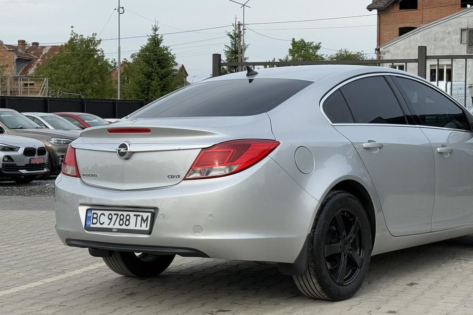 Продам Opel Insignia 2012 года в Львове