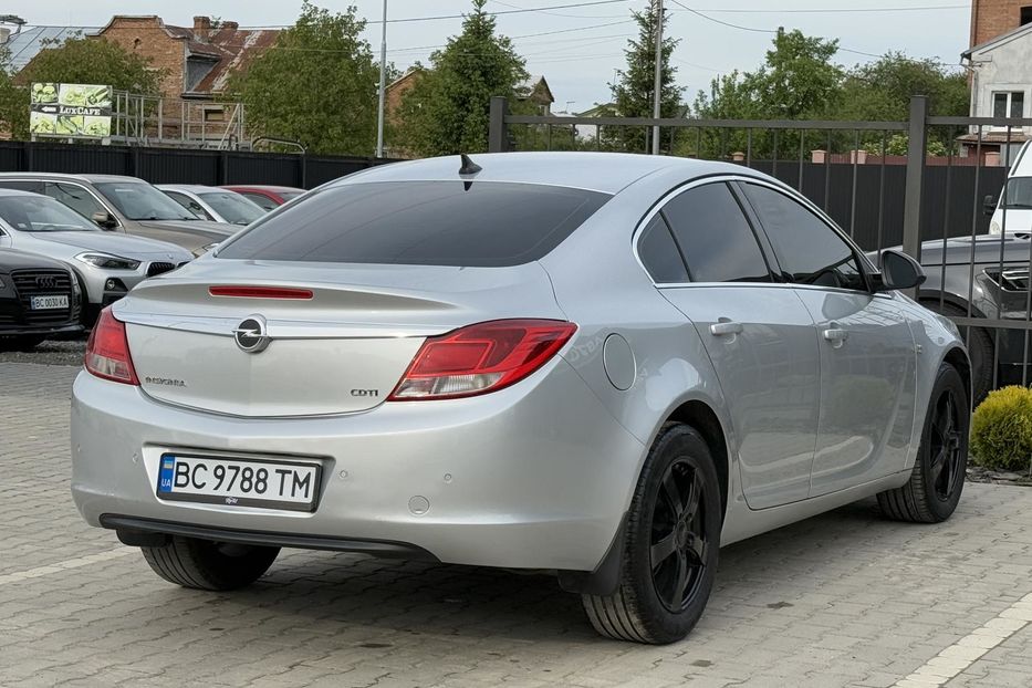 Продам Opel Insignia 2012 года в Львове