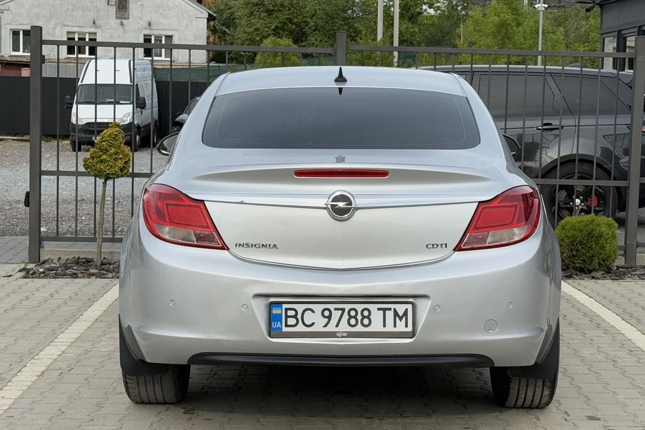 Продам Opel Insignia 2012 года в Львове