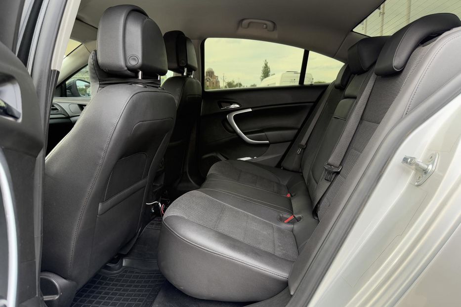 Продам Opel Insignia 2012 года в Львове