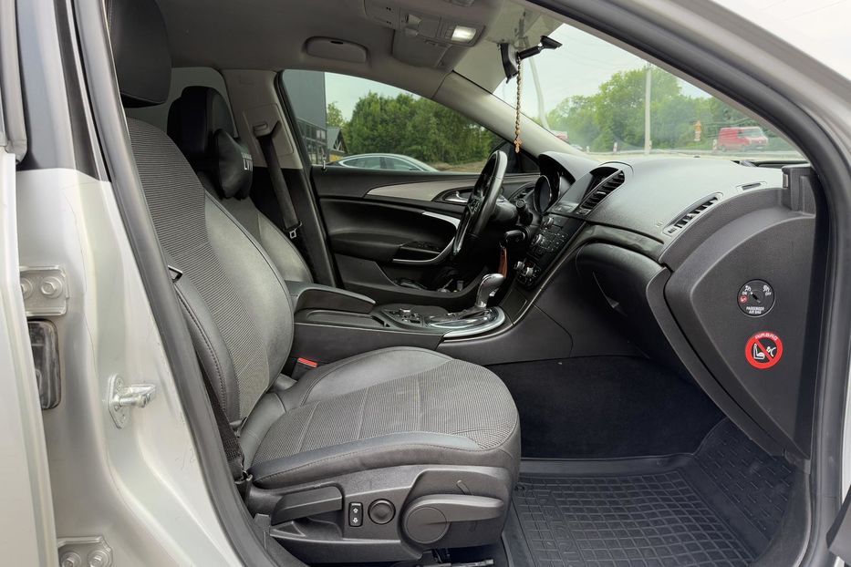 Продам Opel Insignia 2012 года в Львове